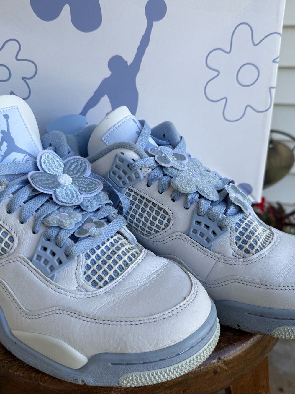 Jordan 4 Forget Me Not size 8.5 Women’s Blue & White